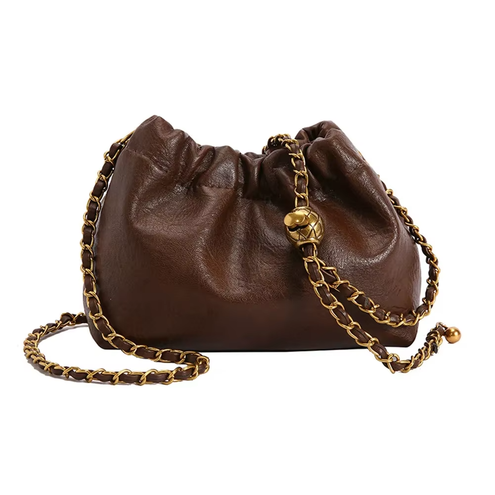 Sac à Bandoulière Femme à Chaîne Dorée Marron Foncé – Design Plissé Élégant en PU