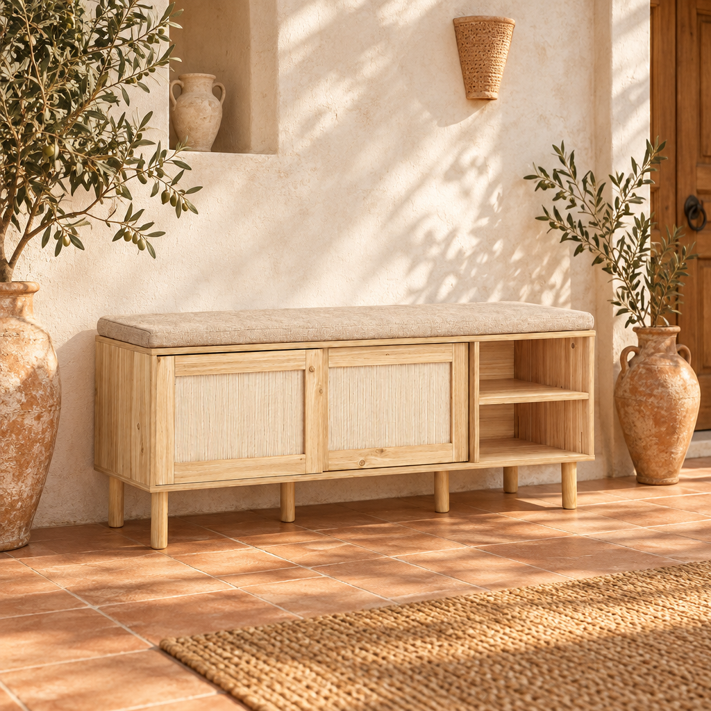 Banc dans une entrée méditerranéenne