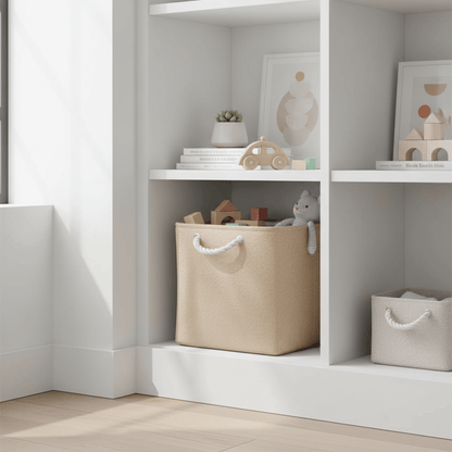 Cube beige avec poignées tressées blanches