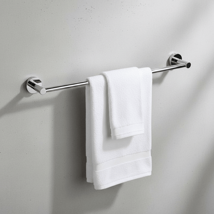 Détail rapproché du porte-serviette chromé