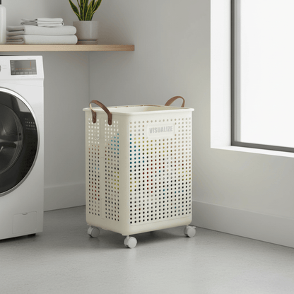 Panier à linge avec vêtements colorés