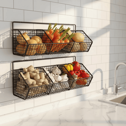 Paniers muraux avec fruits et légumes colorés