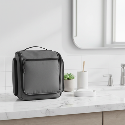 Trousse sur comptoir marbre